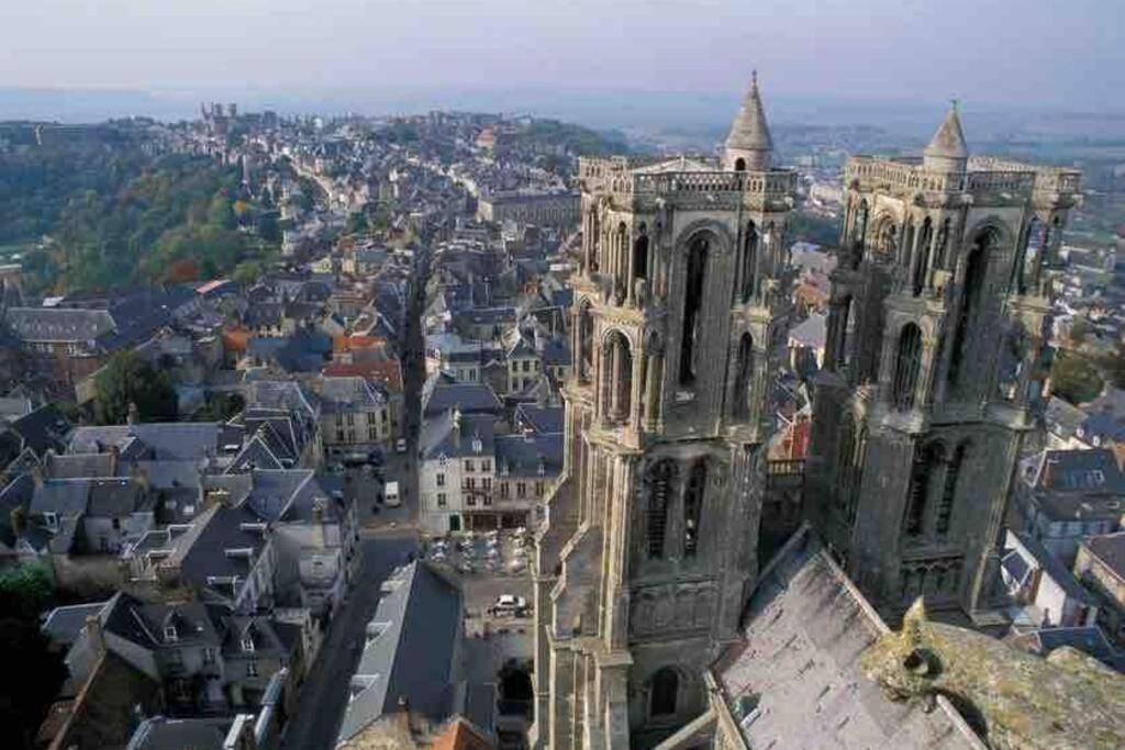 Laon : « Suite Privee Au Pied De La Cathedrale » Exterior photo